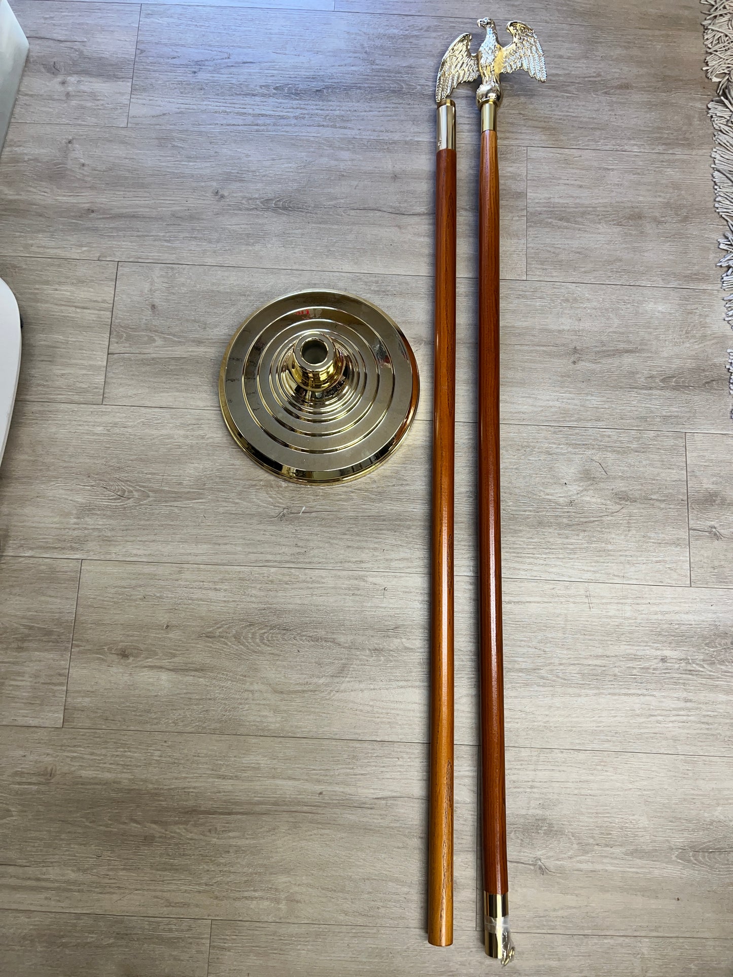 Oak Pole 8’ with Base and Eagle